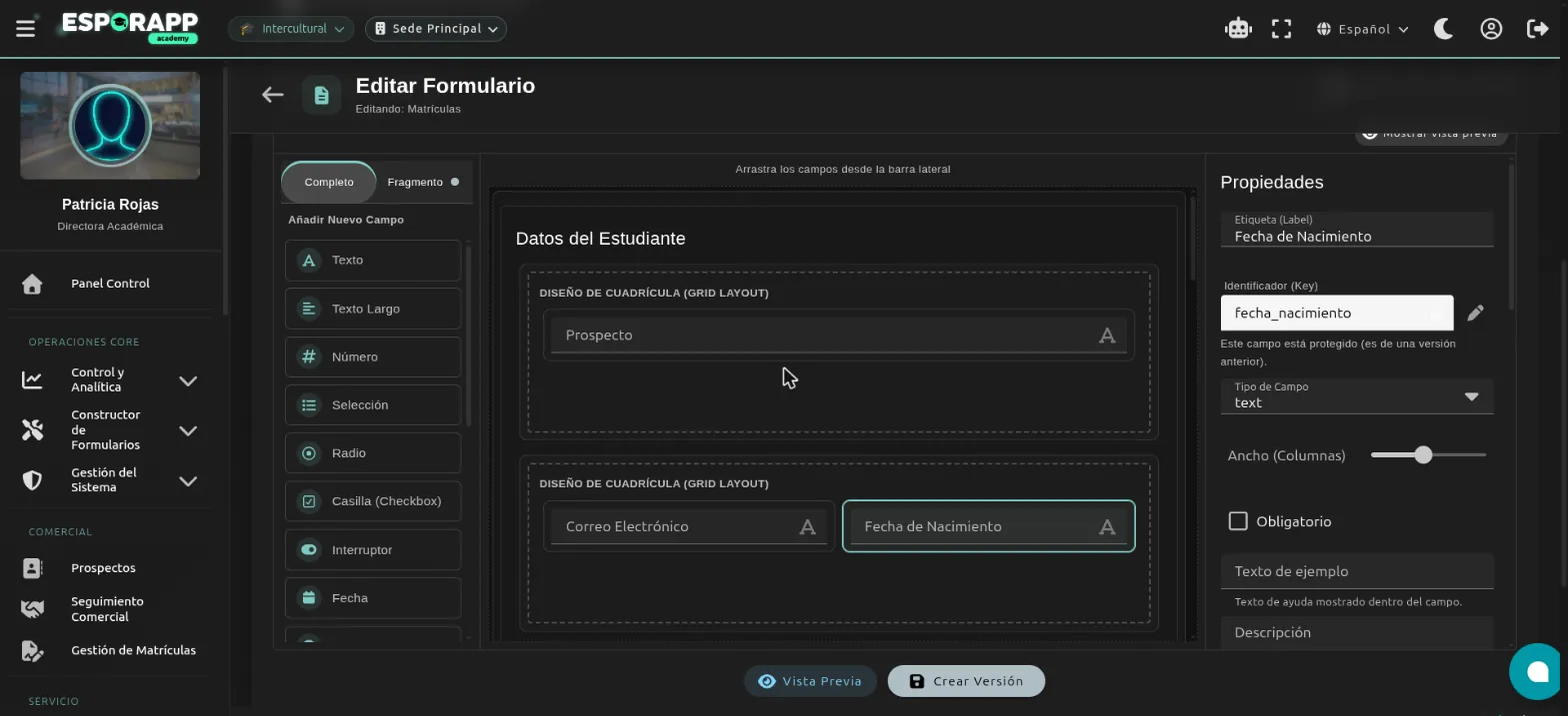 Constructor visual de formatos con el formato de matrículas abierto y el panel de propiedades de un campo